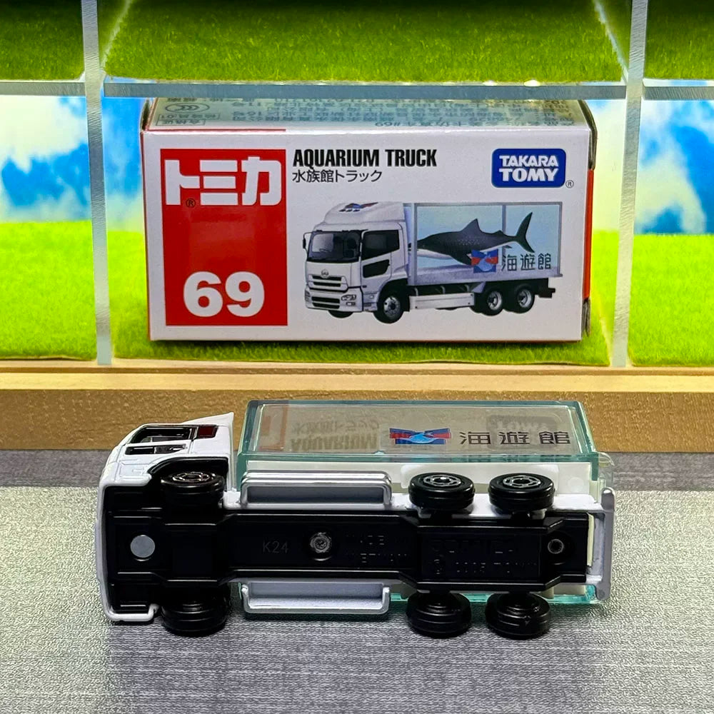 Takara Tomy Tomica No.69 Nissan Diesel Quon Aquarium Truck Diecast Alloy Car Model Mini Vehicle Collectible Boy Toy Gift